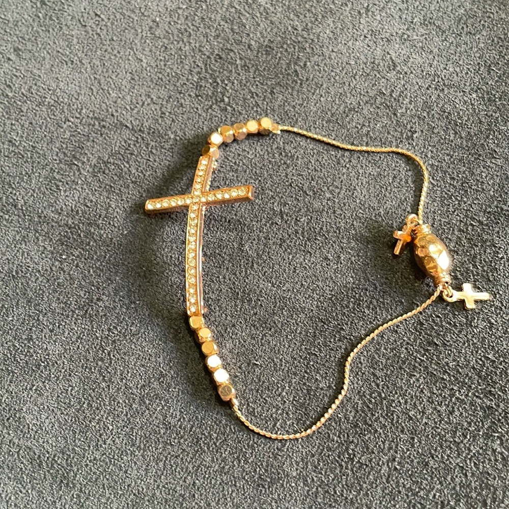 expandable Christian cross bracelet